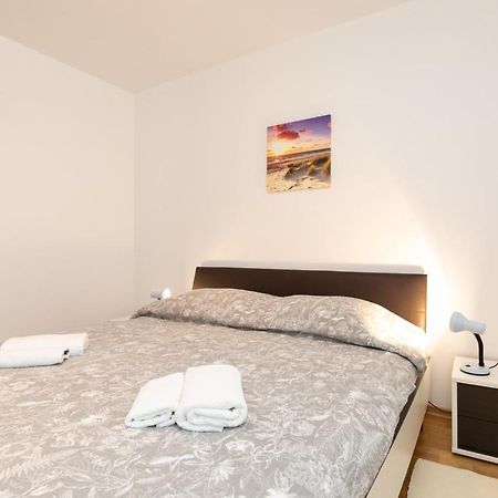 Justic Apartment คิร์ก ภายนอก รูปภาพ